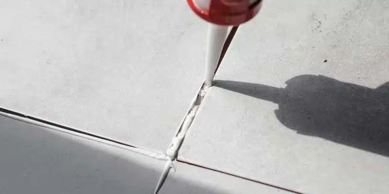 Najnowsze blogi firmy Zarządzanie utratą wydajności w środkach uszczelniających narażonych na działanie ciepła, wilgotności i ruchu